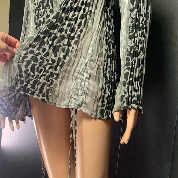 Lane Bryant Animal Print top size Large - Picture 3 of 7